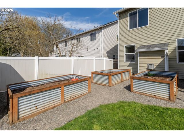 2001 Ne 84TH St, Vancouver, WA 98665