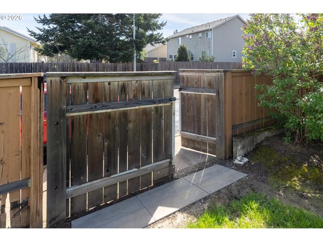 2001 Ne 84TH St, Vancouver, WA 98665