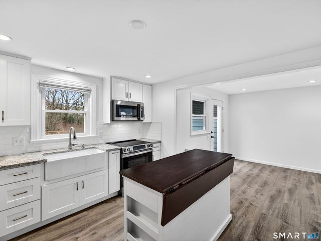 20 Edward Road, North Branford, CT 06471