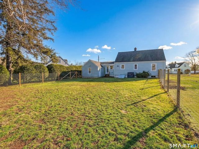 20 Edward Road, North Branford, CT 06471