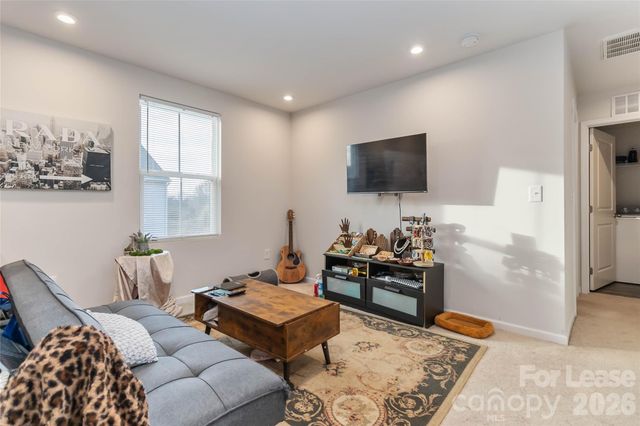 5048 Downhaul Drive, Charlotte, NC 28269