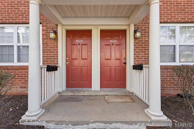 1624 E Swan Circle, Brentwood, MO 63144