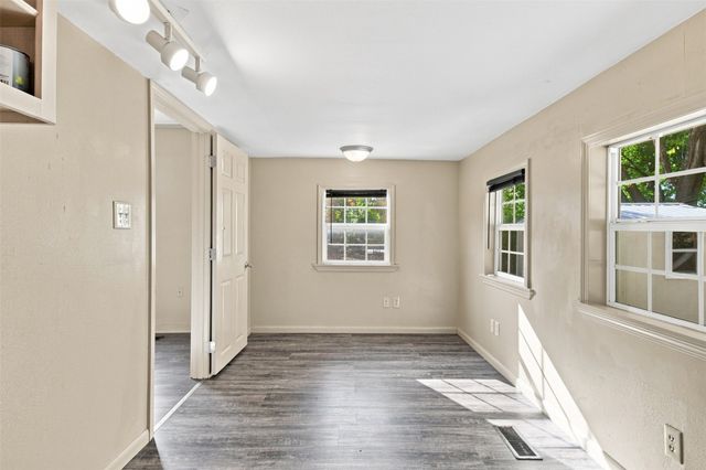 214 W 7th Street, Claremore, OK 74017