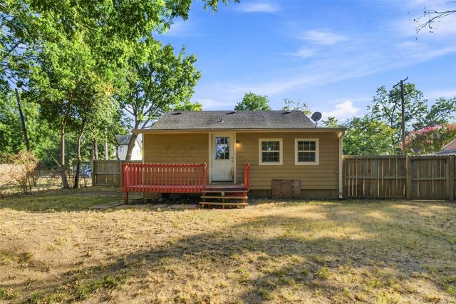 214 W 7th Street, Claremore, OK 74017
