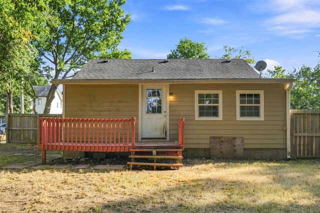 214 W 7th Street, Claremore, OK 74017