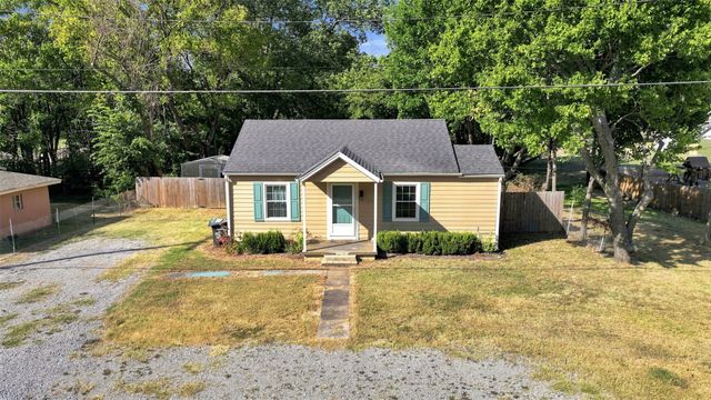 214 W 7th Street, Claremore, OK 74017