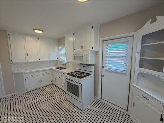 126 S Batavia, Orange, CA 92868