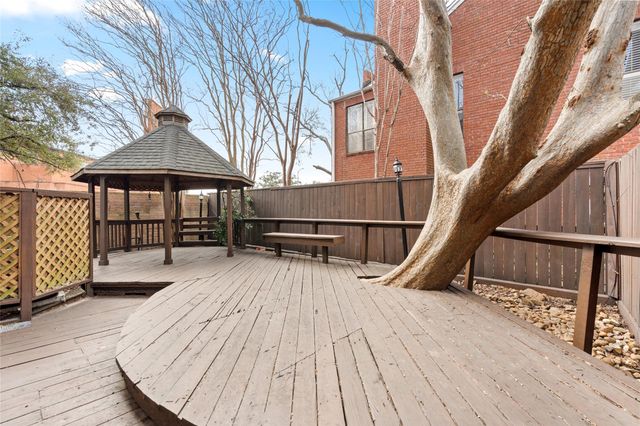 6728 Buffalo Speedway, West University Place, TX 77005