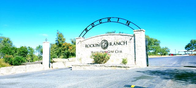 109 Manuel Herrera, Blanco, TX 78606