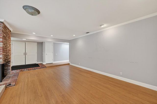 6730 Lakeview Dr, Carmichael, CA 95608