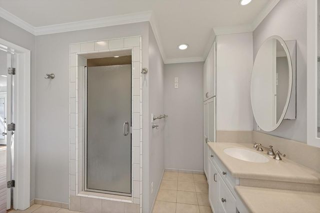 6730 Lakeview Dr, Carmichael, CA 95608