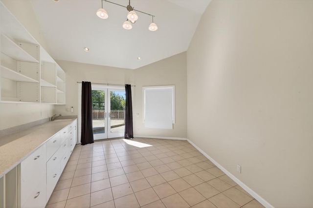 6730 Lakeview Dr, Carmichael, CA 95608