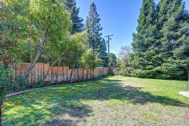 6730 Lakeview Dr, Carmichael, CA 95608