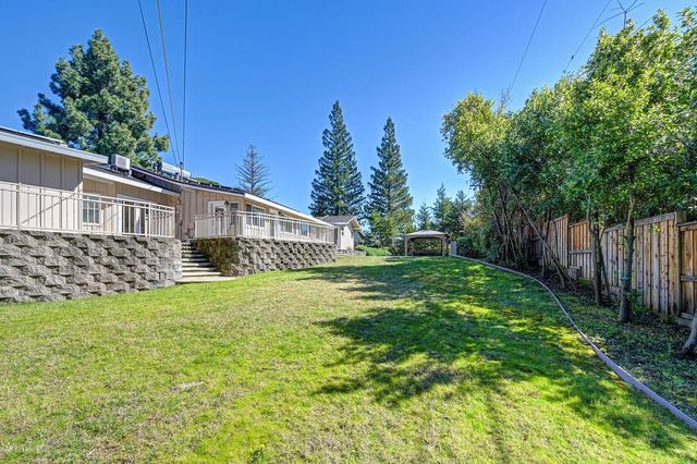 6730 Lakeview Dr, Carmichael, CA 95608