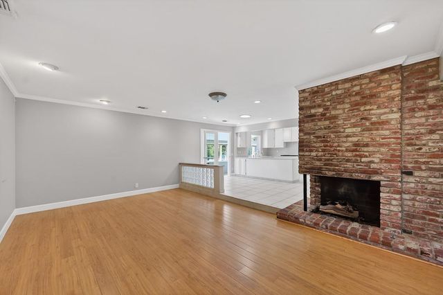 6730 Lakeview Dr, Carmichael, CA 95608