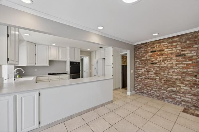 6730 Lakeview Dr, Carmichael, CA 95608