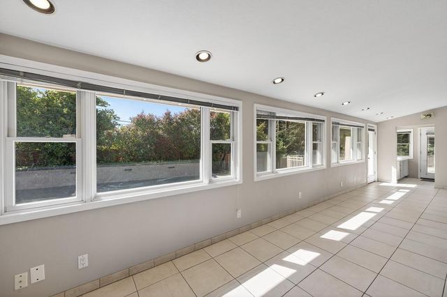 6730 Lakeview Dr, Carmichael, CA 95608