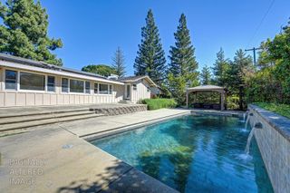 6730 Lakeview Dr, Carmichael, CA 95608