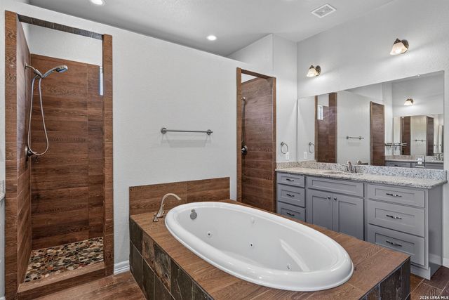 726 Abbott Cv, St Hedwig, TX 78152