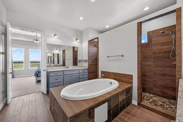 726 Abbott Cv, St Hedwig, TX 78152