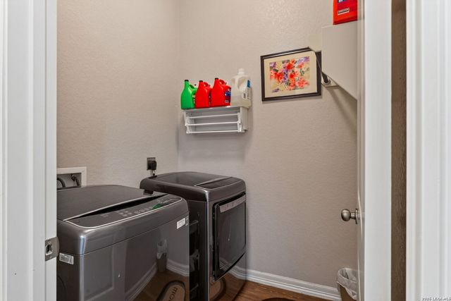 726 Abbott Cv, St Hedwig, TX 78152