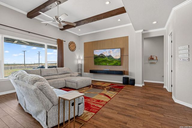 726 Abbott Cv, St Hedwig, TX 78152