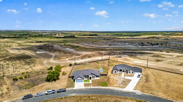 726 Abbott Cv, St Hedwig, TX 78152