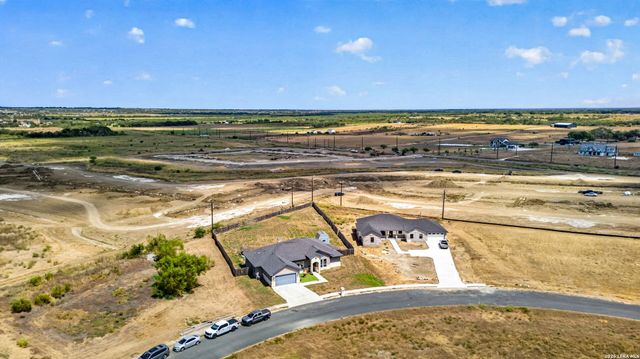 726 Abbott Cv, St Hedwig, TX 78152