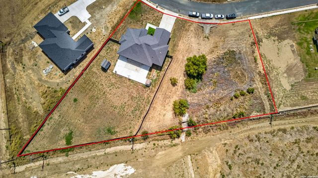 726 Abbott Cv, St Hedwig, TX 78152