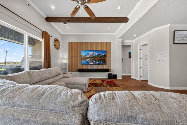 726 Abbott Cv, St Hedwig, TX 78152