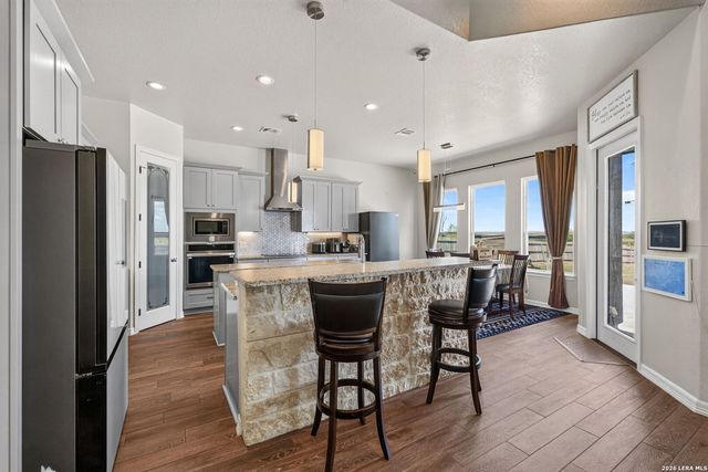 726 Abbott Cv, St Hedwig, TX 78152