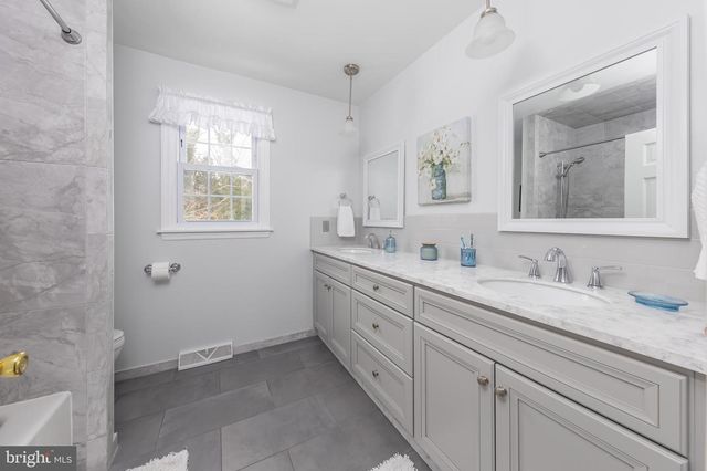 271 BEACON AVE, Vineland, NJ 08360