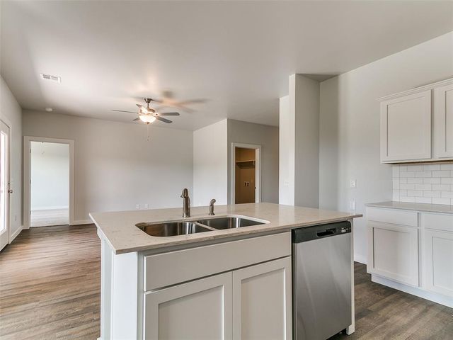 13157 Huntington Drive, Edmond, OK 73025