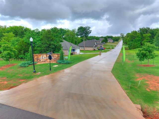 13157 Huntington Drive, Edmond, OK 73025