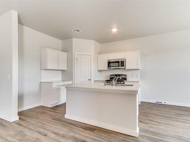 13157 Huntington Drive, Edmond, OK 73025