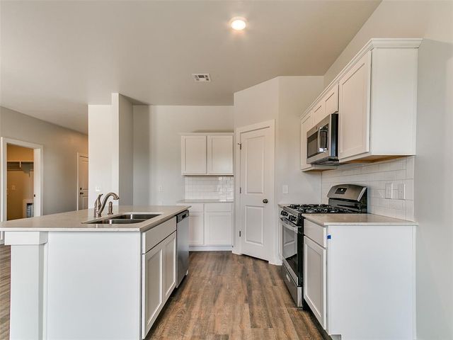 13157 Huntington Drive, Edmond, OK 73025