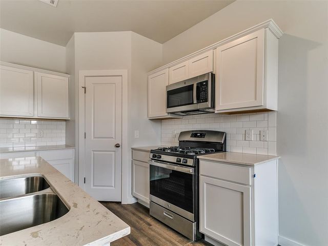 13157 Huntington Drive, Edmond, OK 73025