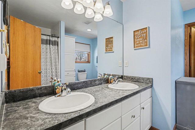 8782 Valleyview Court, Saginaw, MI 48609