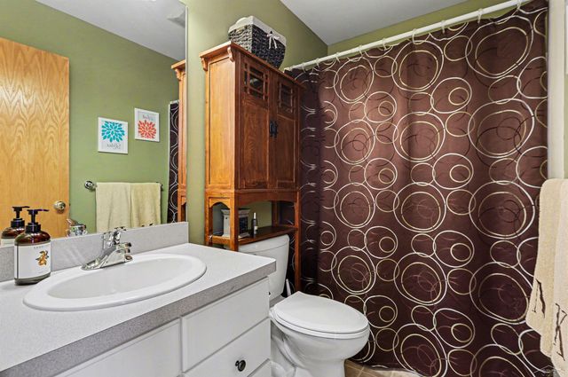 8782 Valleyview Court, Saginaw, MI 48609