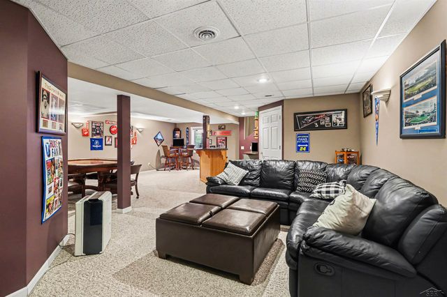 8782 Valleyview Court, Saginaw, MI 48609