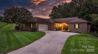 2705 Lyle Court NE, Conover, NC 28613
