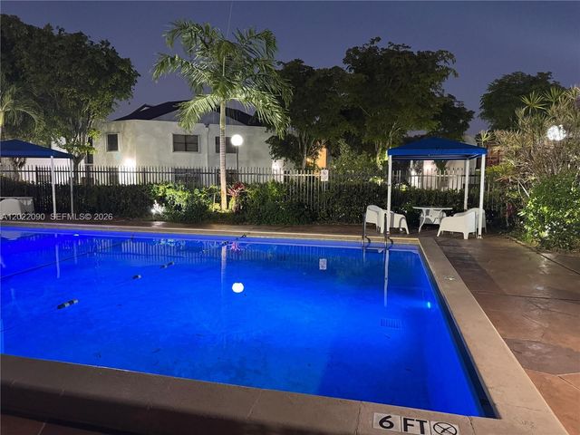 9443 Fontainebleau Blvd 209, Miami, FL 33172