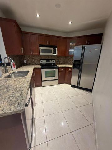9443 Fontainebleau Blvd 209, Miami, FL 33172