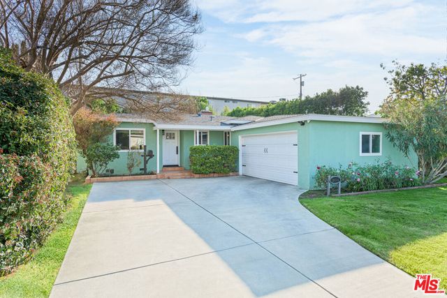 16604 Gilmore Street, Lake Balboa, CA 91406