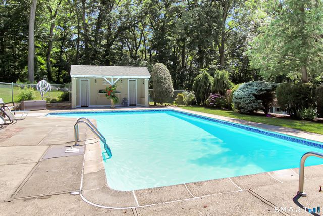 21 Twin Circle Drive, Trumbull, CT 06611