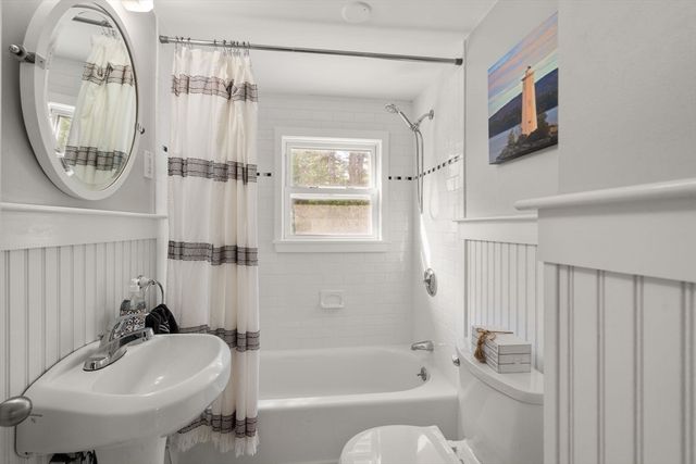 15 Marie St, Tewksbury, MA 01876