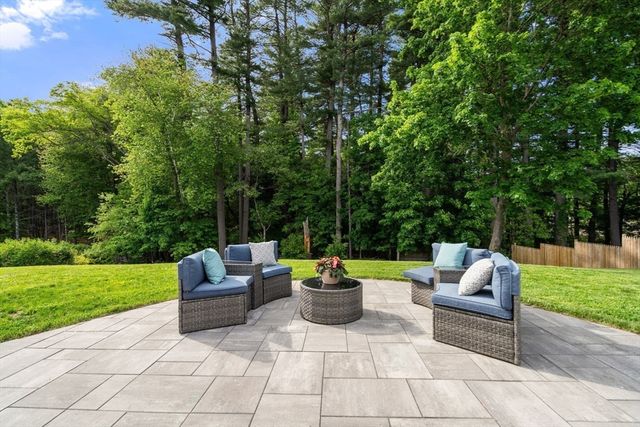 15 Marie St, Tewksbury, MA 01876