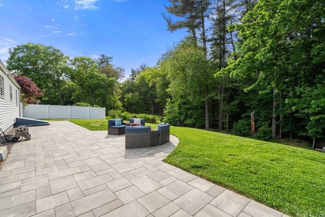 15 Marie St, Tewksbury, MA 01876