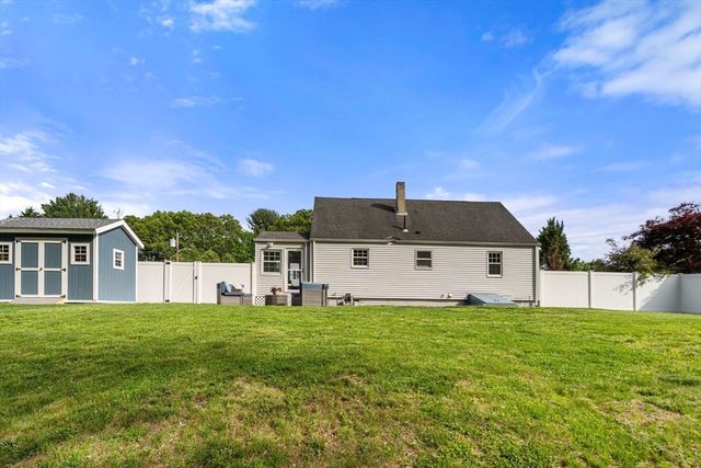 15 Marie St, Tewksbury, MA 01876