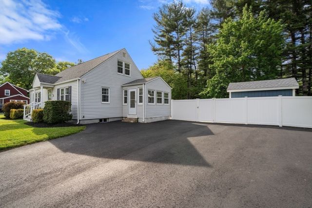 15 Marie St, Tewksbury, MA 01876